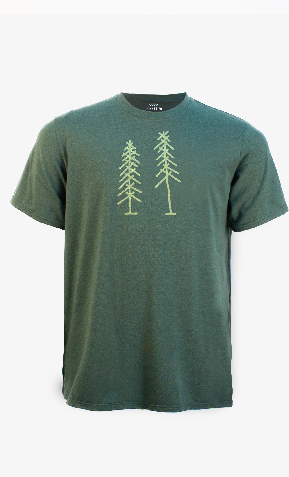 T-shirt homme vert chiné BONNETIER avec imprimé de deux sapins stylisés sur le devant, fabriqué au Canada.